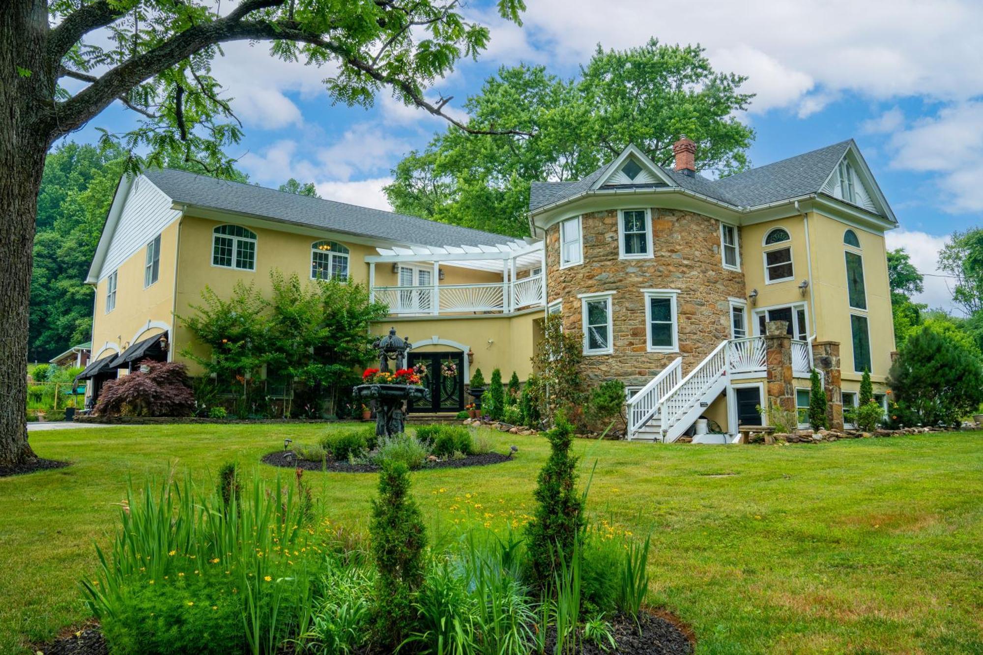 Stone Manor Boutique Bed and breakfast Britain