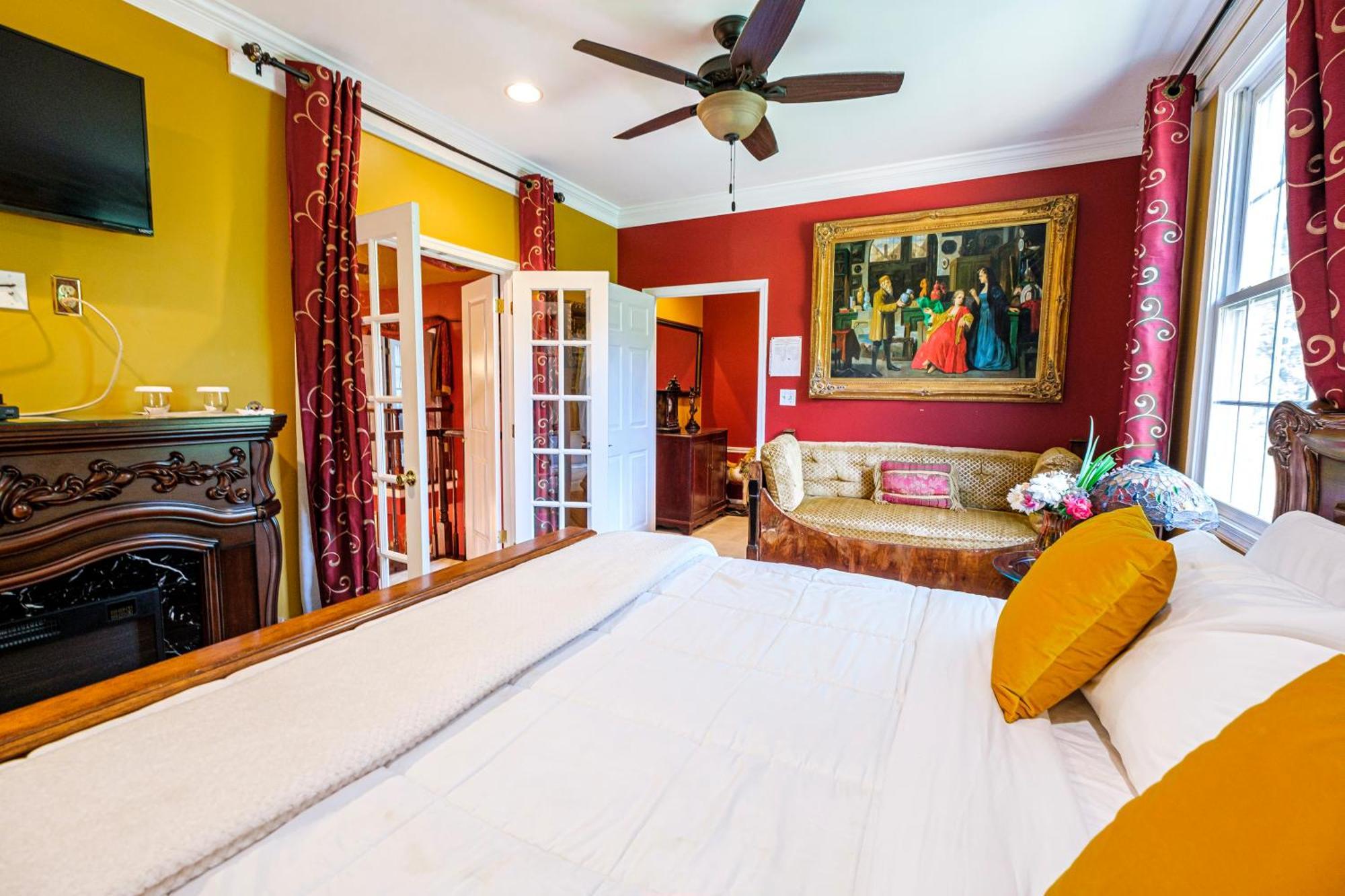 Bed and breakfast Stone Manor Boutique 3*