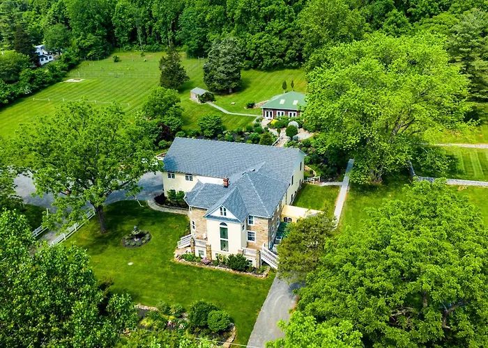 Stone Manor Boutique Inn