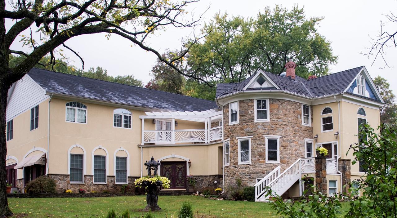 Stone Manor Boutique Bed & Breakfast